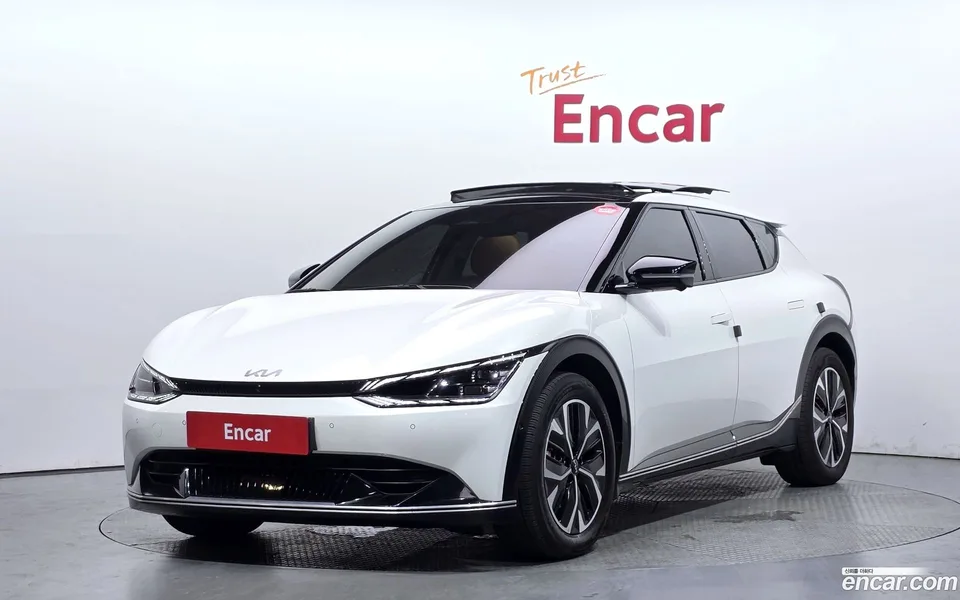 Kia EV6 2023 — photo 1, buy with delivery to Moscow