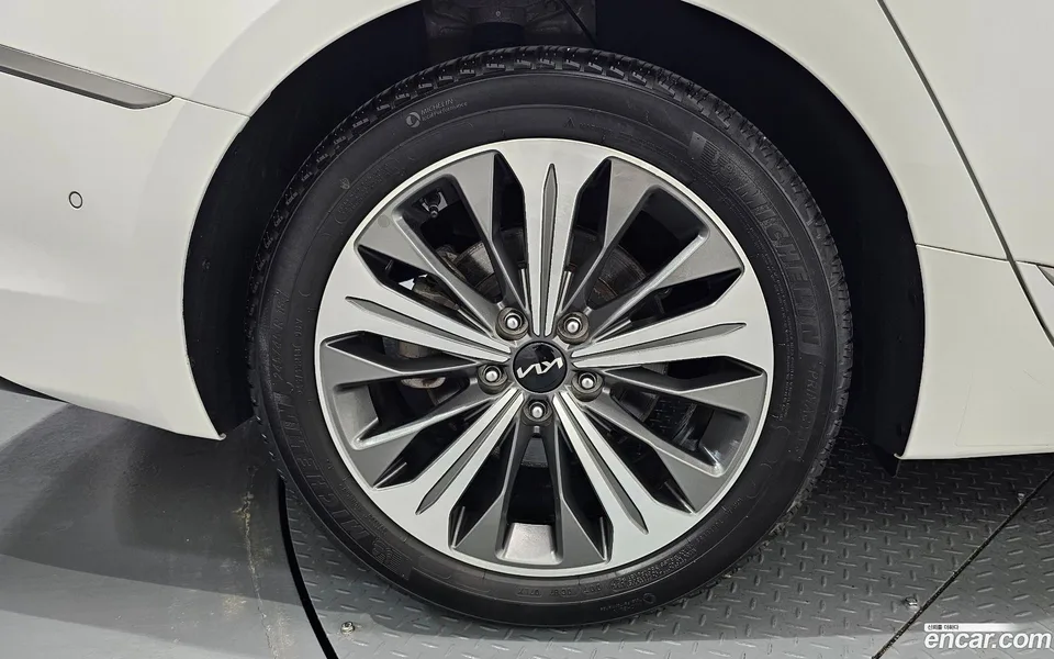 Kia K8 Hybrid 2023 — thumbnail 2