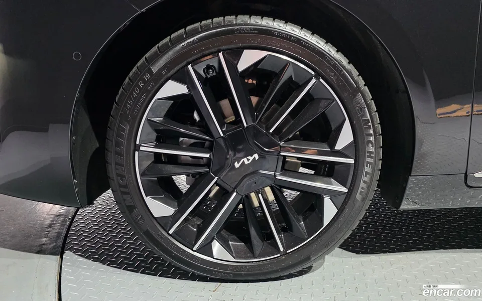 Kia K8 Hybrid 2025 — thumbnail 2