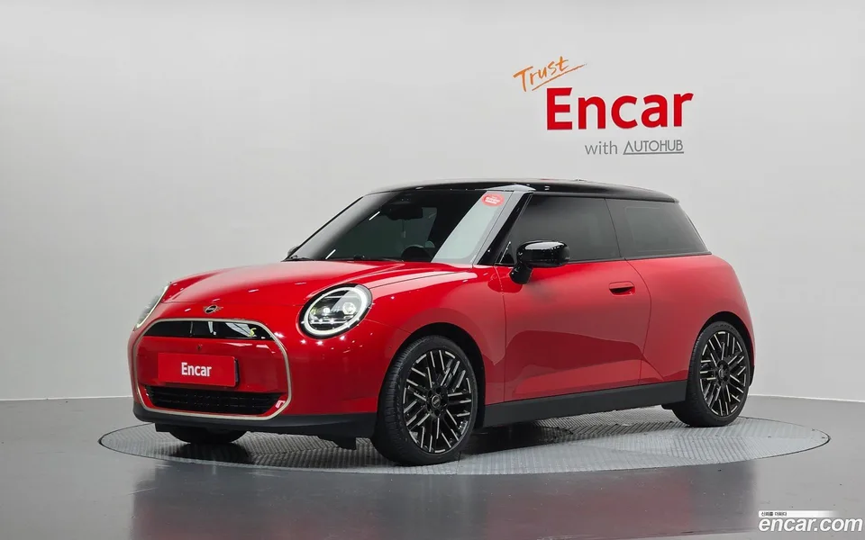 MINI Cooper Electric SE 2024 — photo 1, buy with delivery to Moscow