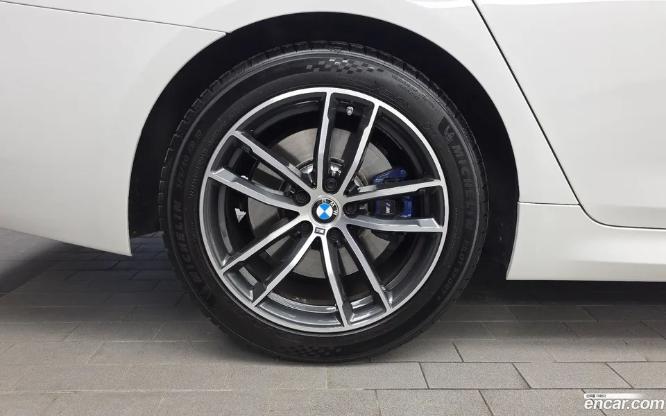 BMW 5 Series 520i M 2023 — thumbnail 5