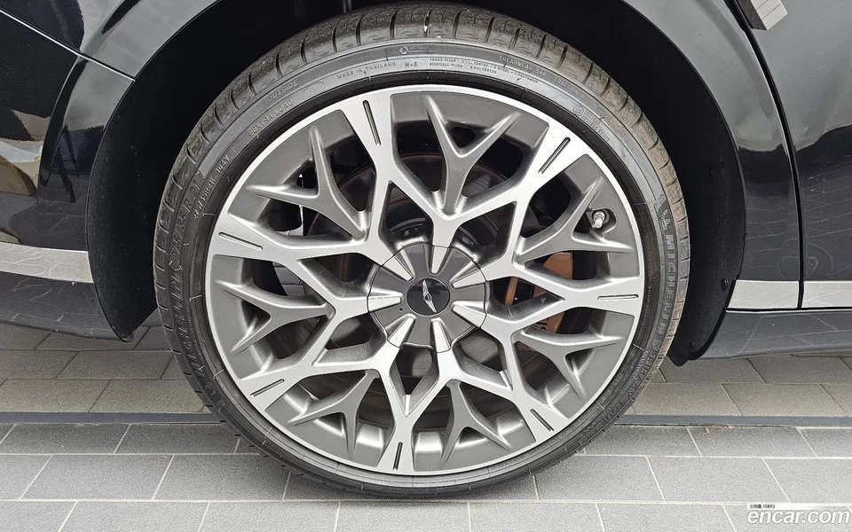 Genesis G90 3.5 e-S/C AWD 2025 — thumbnail 2