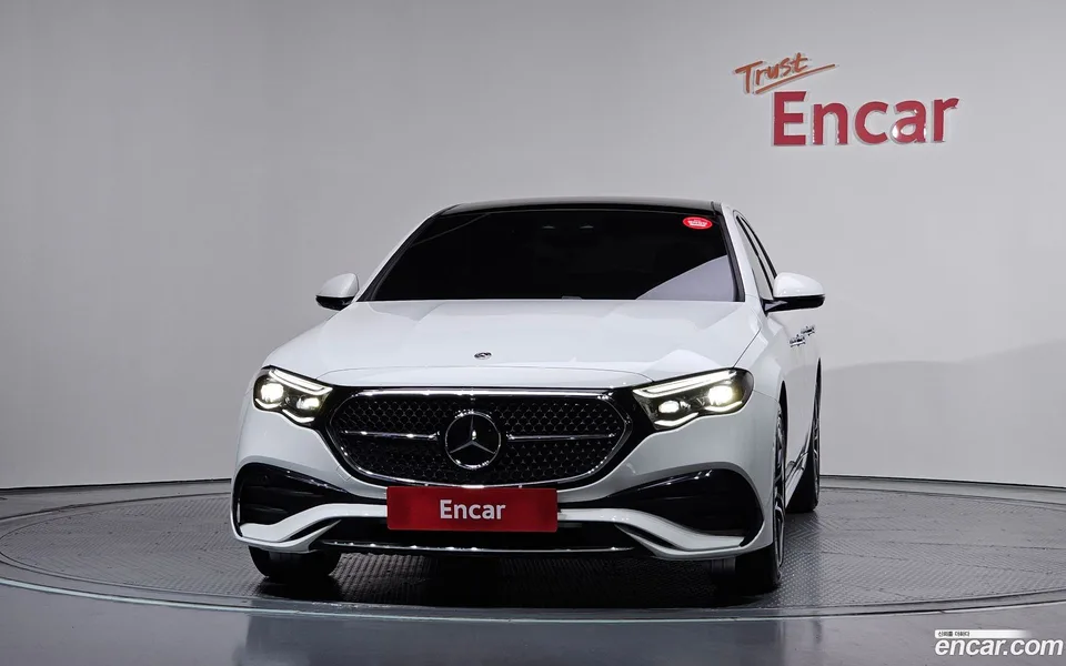 Mercedes-Benz E-Class E300 4MATIC AMG Line 2024 — thumbnail 3