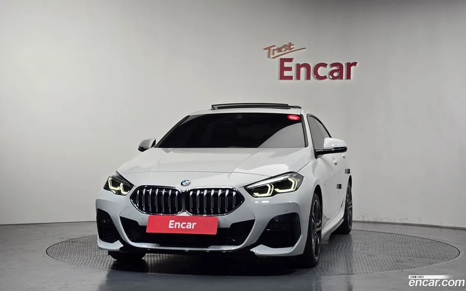 BMW 2 Series Gran Coupe 220i M 2023 — thumbnail 3