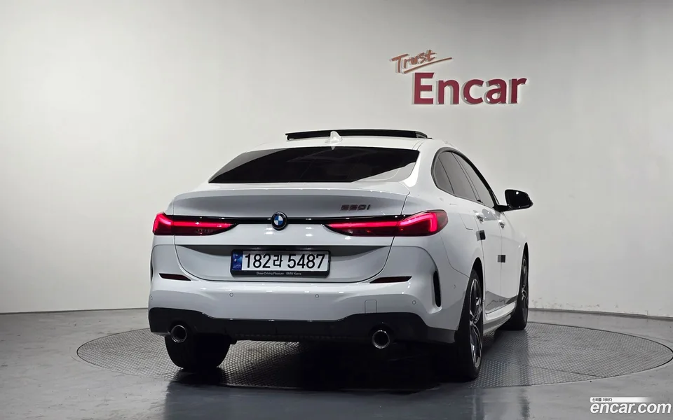 BMW 2 Series Gran Coupe 220i M 2023 — thumbnail 4