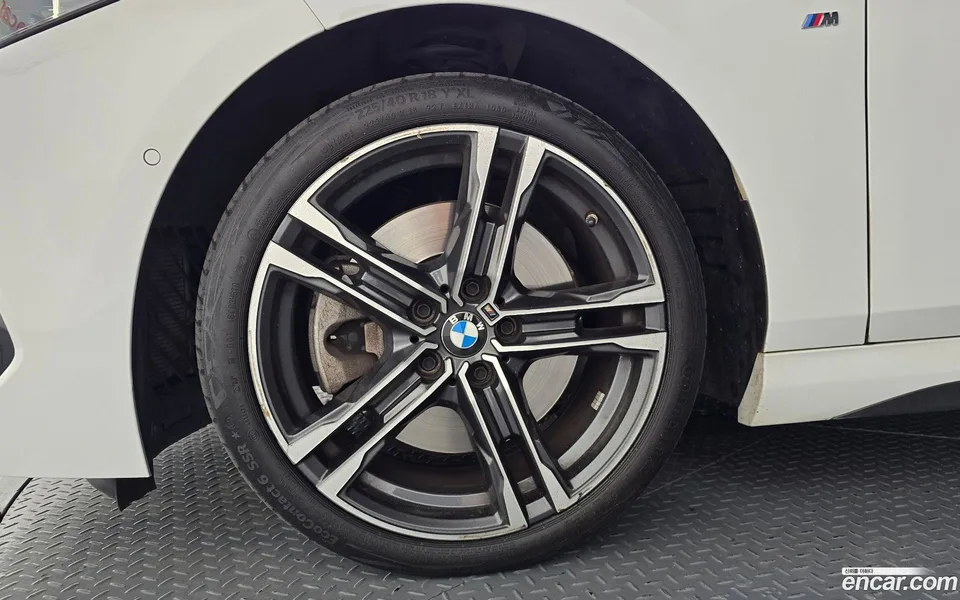 BMW 2 Series Gran Coupe 220i M 2023 — thumbnail 5