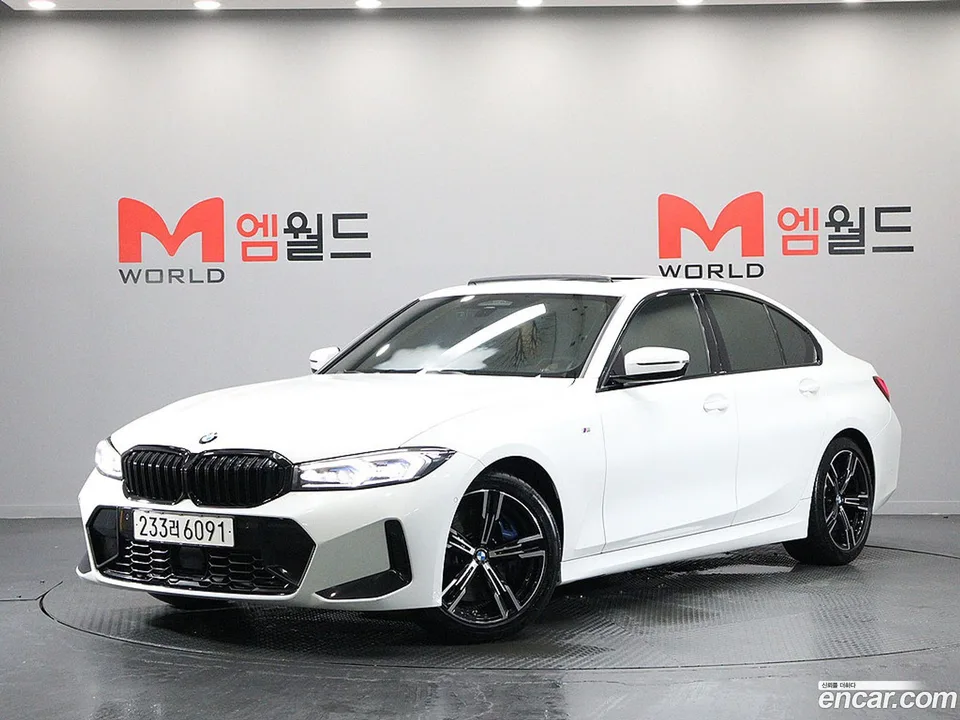 BMW 3 Series 320i M 2023 — photo 1, buy with delivery to Moscow