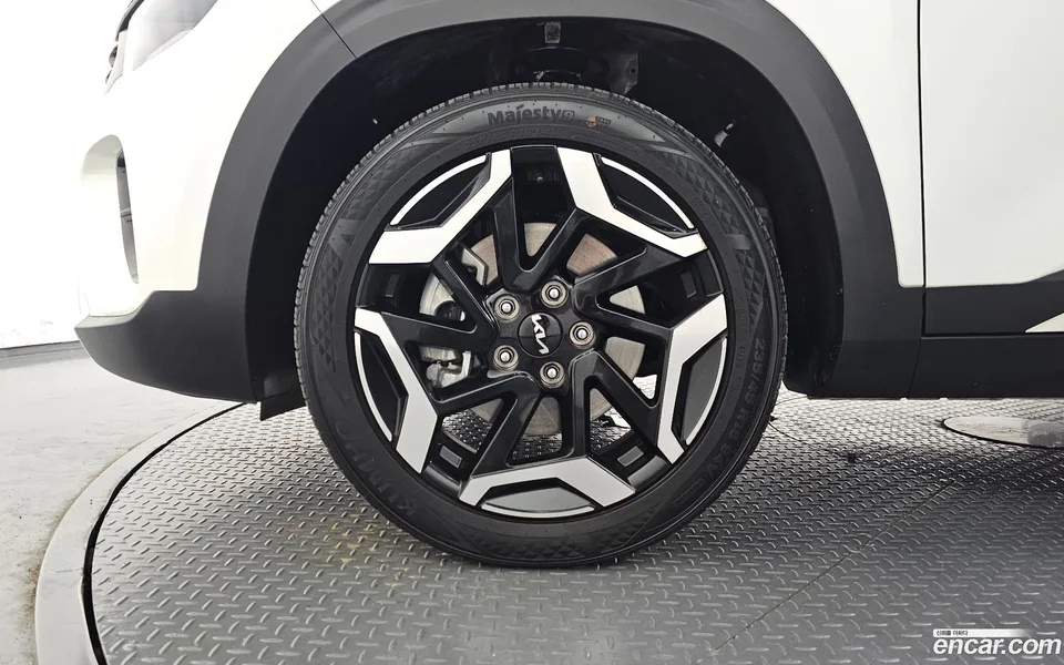 Kia Seltos 1.6 2WD 2023 — thumbnail 2