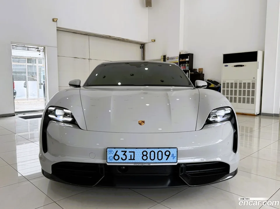 Porsche Taycan S 2022 — thumbnail 3