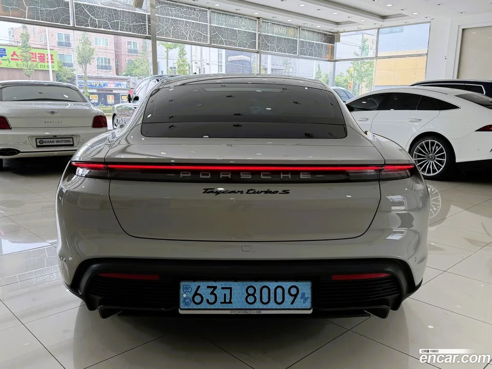 Porsche Taycan S 2022 — thumbnail 4