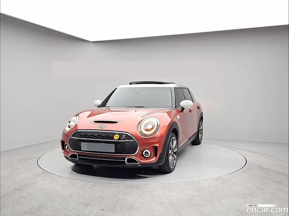 MINI Cooper S Clubman 2023 — photo 1, buy with delivery to Moscow