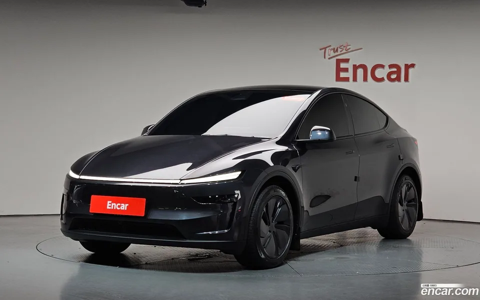 Tesla Model Y AWD 2025 — photo 1, buy with delivery to Moscow
