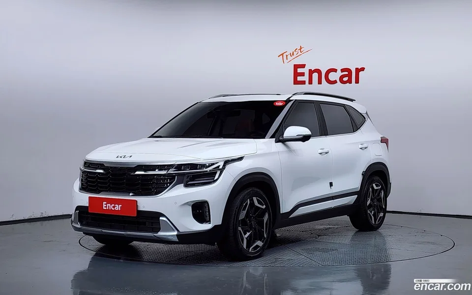Kia Seltos 1.6 2WD 2023 — photo 1, buy with delivery to Moscow