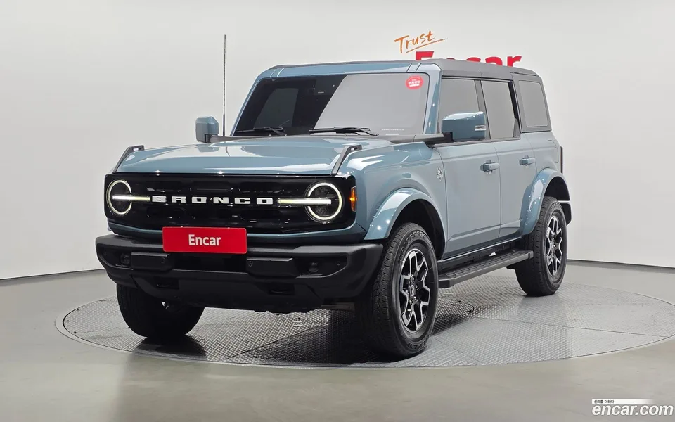 Ford Bronco 2.7 2022 — photo 1, buy with delivery to Moscow