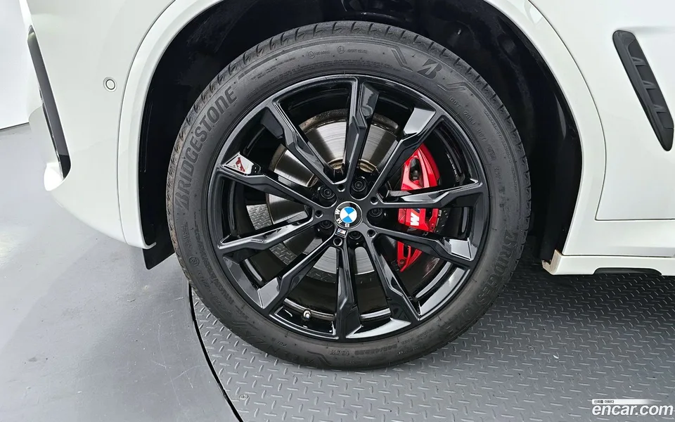 BMW X4 xDrive20i M 2025 — thumbnail 2