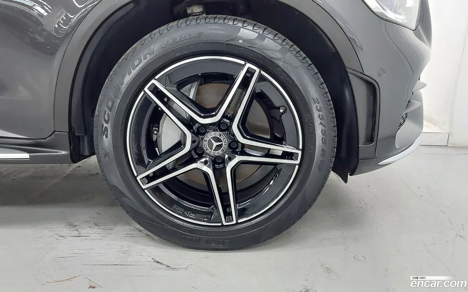 Mercedes-Benz GLC-Class GLC300 4MATIC 2023 — thumbnail 5