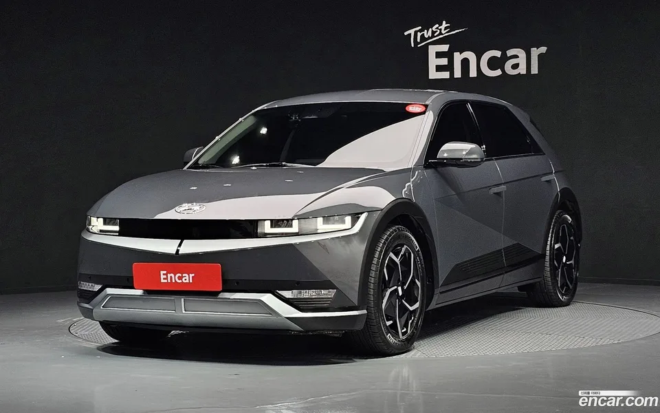 Hyundai Ioniq 5 AWD 2023 — photo 1, buy with delivery to Moscow