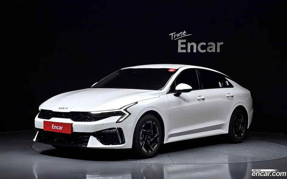 Kia K5 2.0 2024 — photo 1, buy with delivery to Moscow