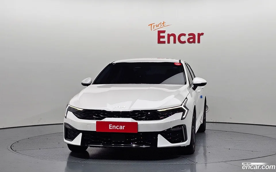 Kia K5 2.0 2023 — thumbnail 3
