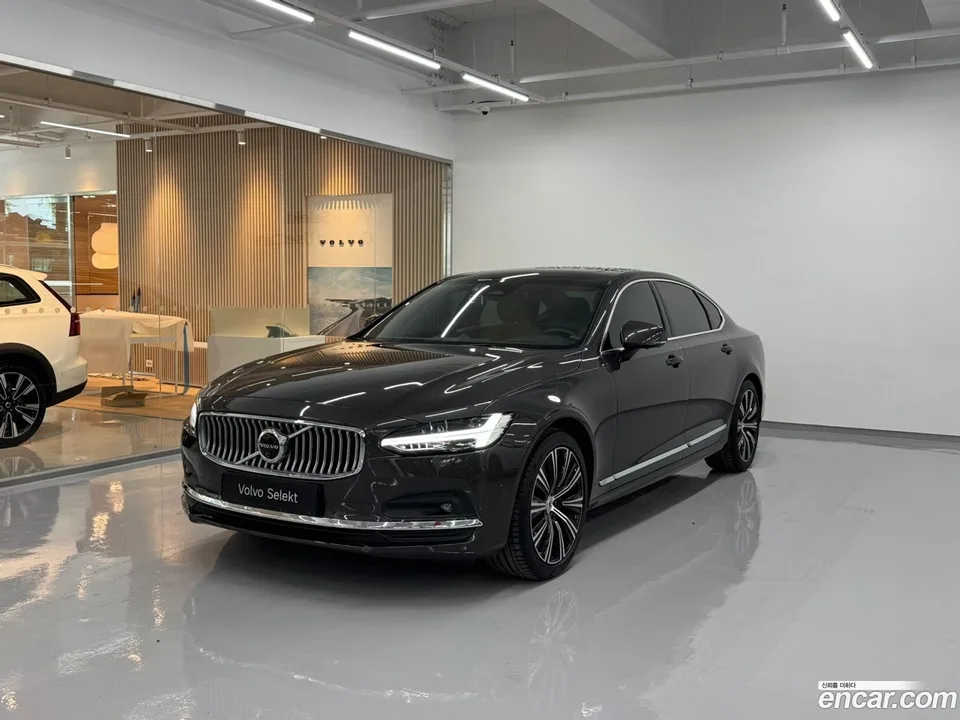 Volvo S90 B5 2024 — photo 1, buy with delivery to Moscow