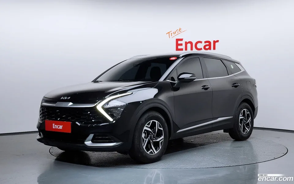 Kia Sportage 2.0 2WD 2022 — photo 1, buy with delivery to Moscow