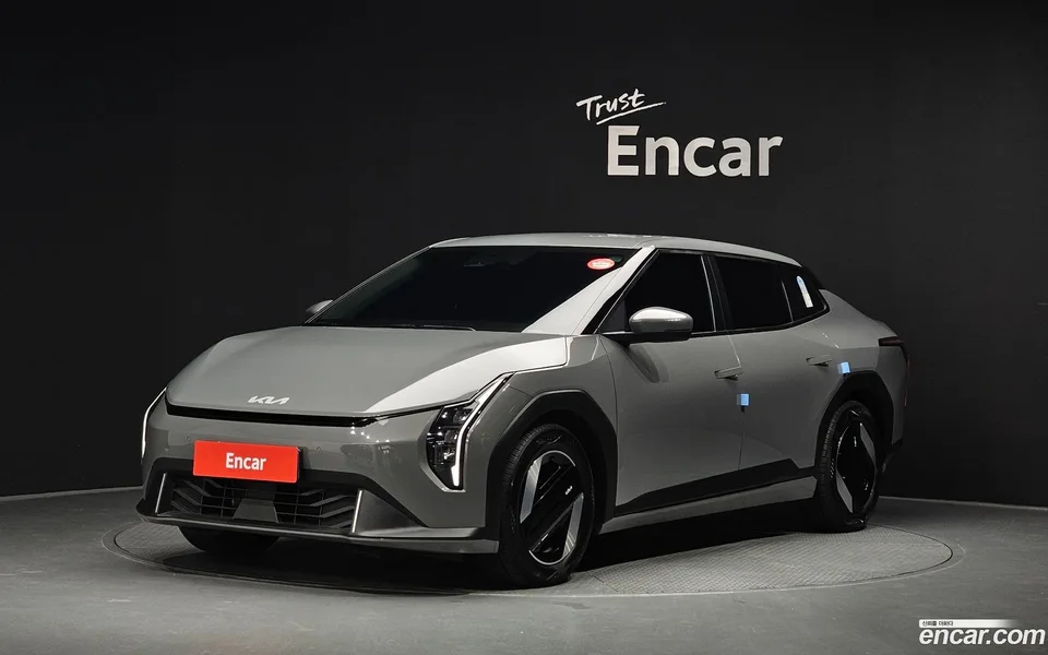 Kia EV4 2WD 2025 — photo 1, buy with delivery to Moscow