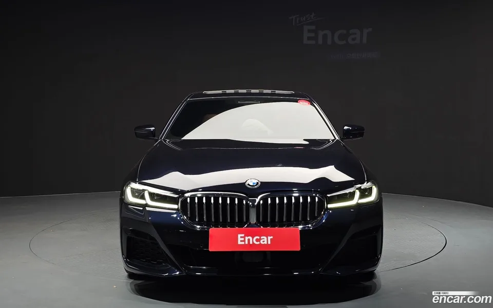 BMW 5 Series 520i M 2022 — thumbnail 3