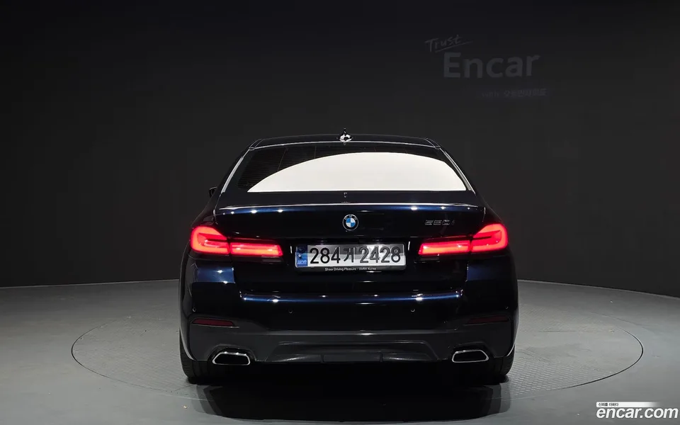 BMW 5 Series 520i M 2022 — thumbnail 4