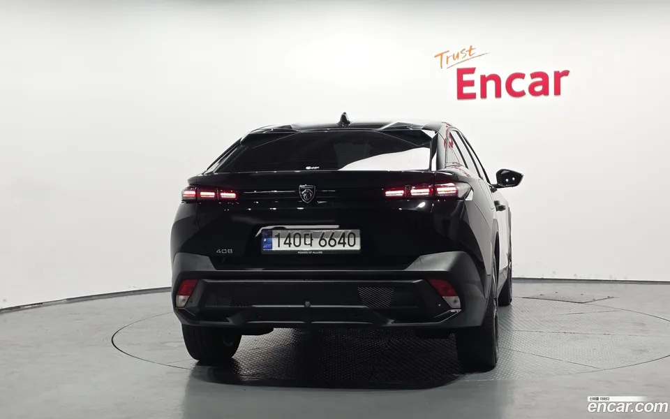 Peugeot 408 1.2 Pure Tech 2023 — миниатюра 4