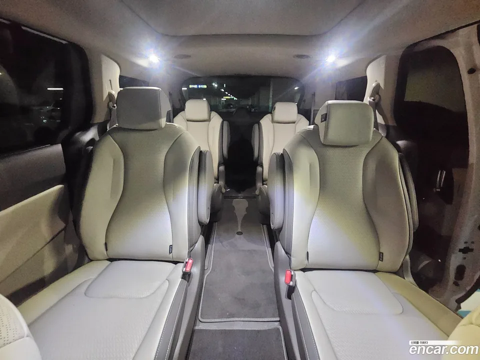 Kia Carnival HEV 9 X Line 2026 — thumbnail 4