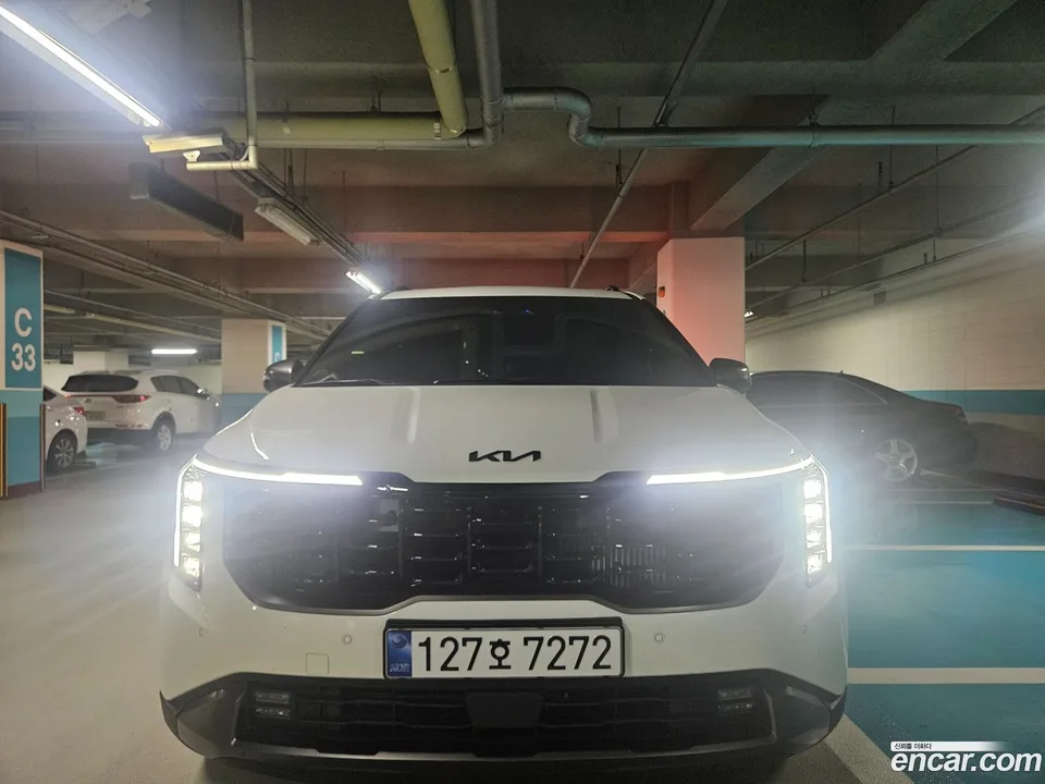 Kia Carnival HEV 9 X Line 2026 — photo 1, buy with delivery to Moscow