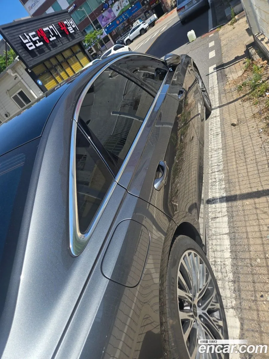 Audi A8 55 TFSI LWB 2023 — thumbnail 4