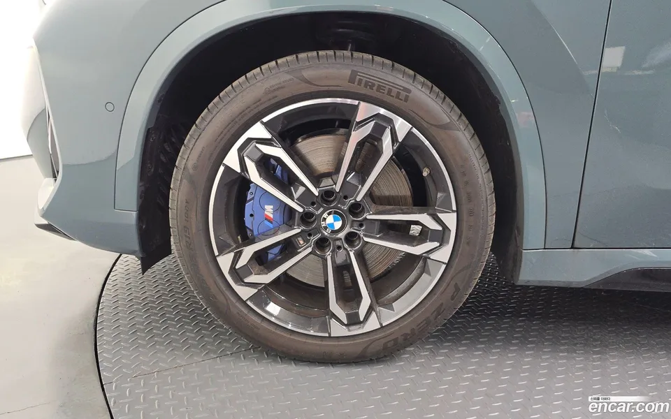 BMW X1 M35i xDrive 2025 — thumbnail 2