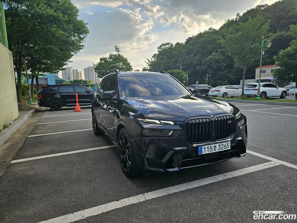 BMW X7 M60i xDrive M 6 2024 — thumbnail 3