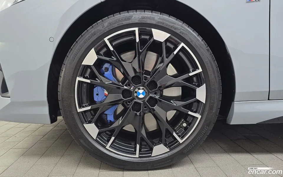 BMW 2 Series Gran Coupe M235 xDrive 2025 — thumbnail 2