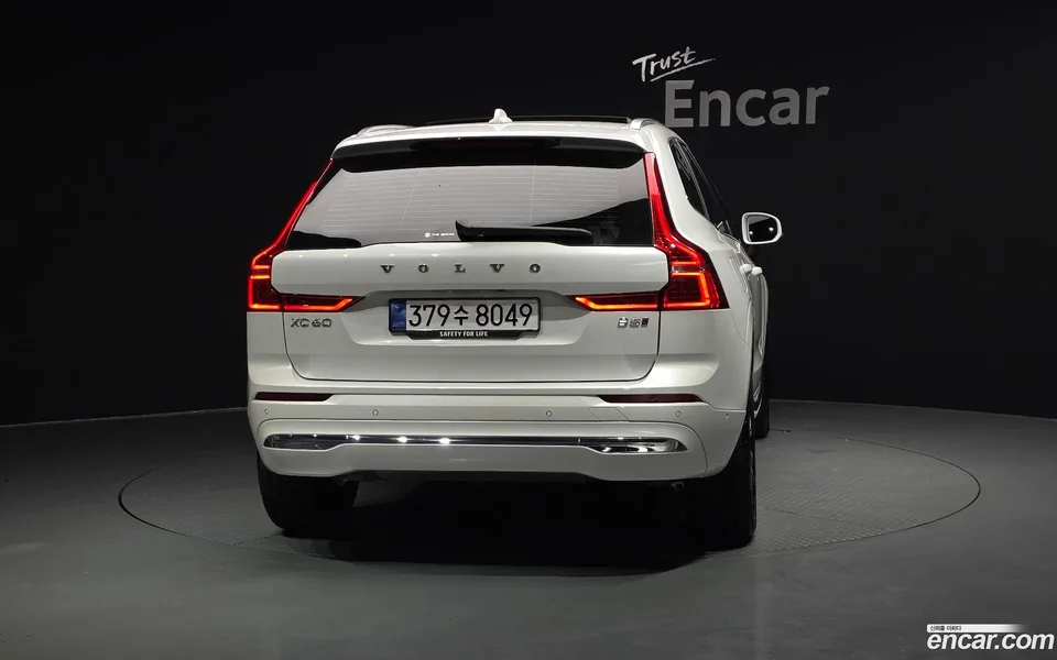 Volvo XC60 B5 2025 — thumbnail 4