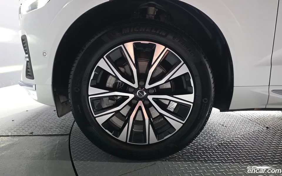 Volvo XC60 B5 2025 — thumbnail 5