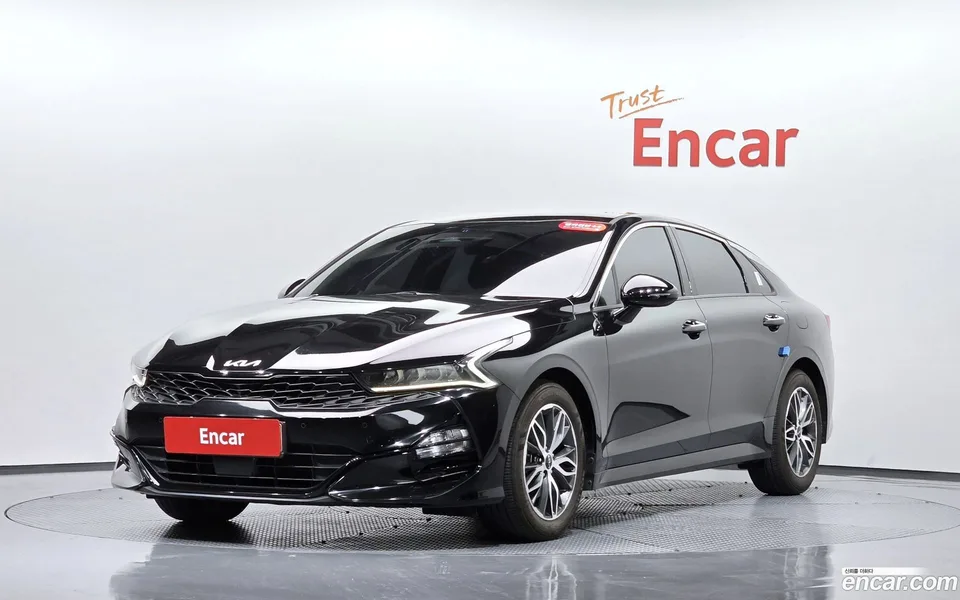 Kia K5 2.0 2023 — photo 1, buy with delivery to Moscow