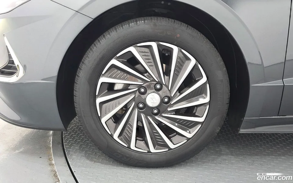 Hyundai Sonata Hybrid 2023 — thumbnail 2