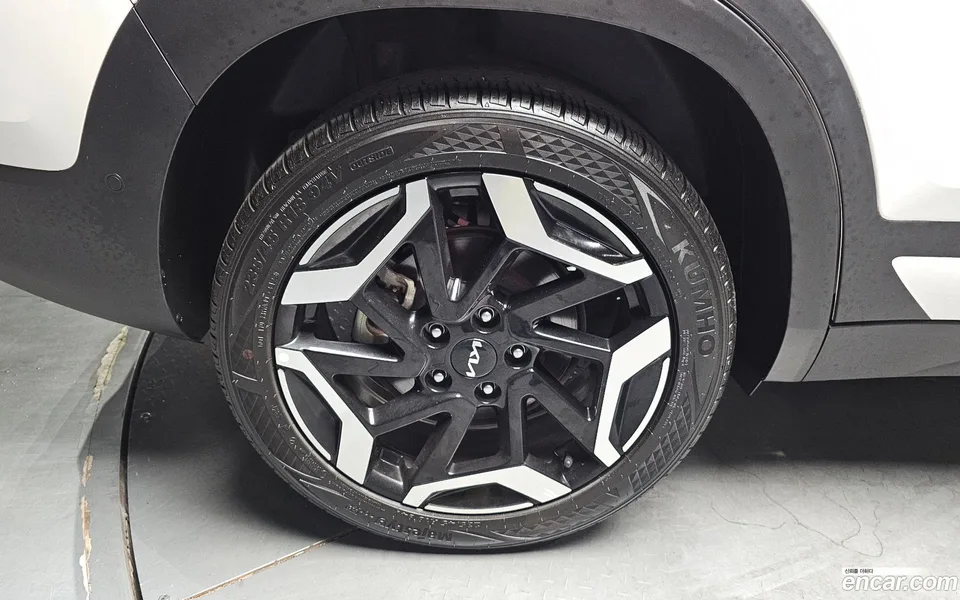 Kia Seltos 2.0 4WD 2023 — thumbnail 2