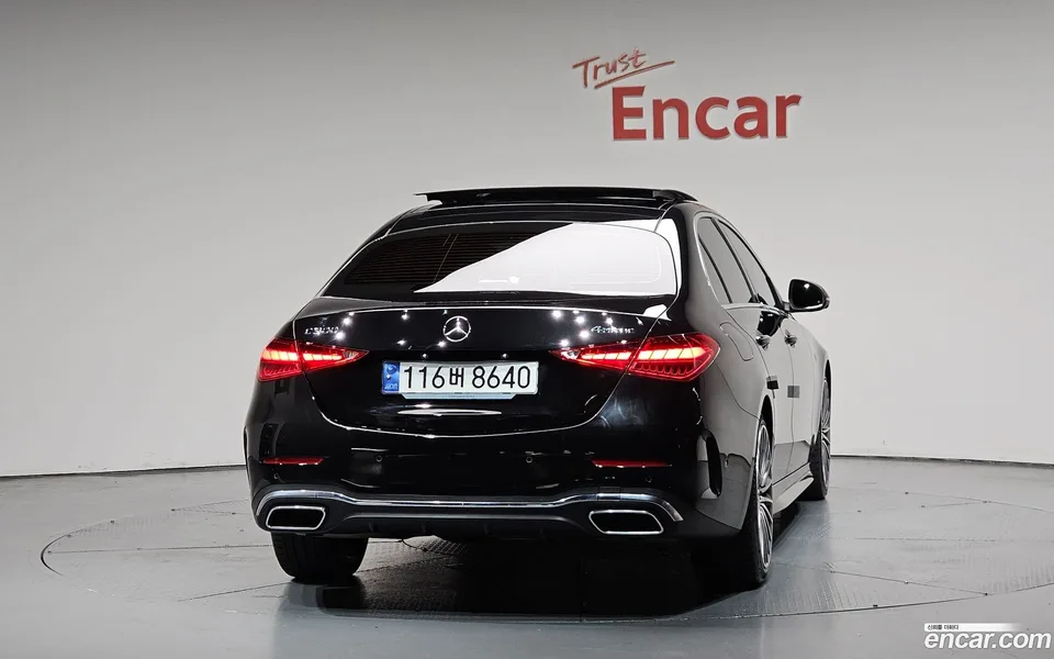 Mercedes-Benz C-Class C300 4MATIC AMG Line 2024 — thumbnail 4