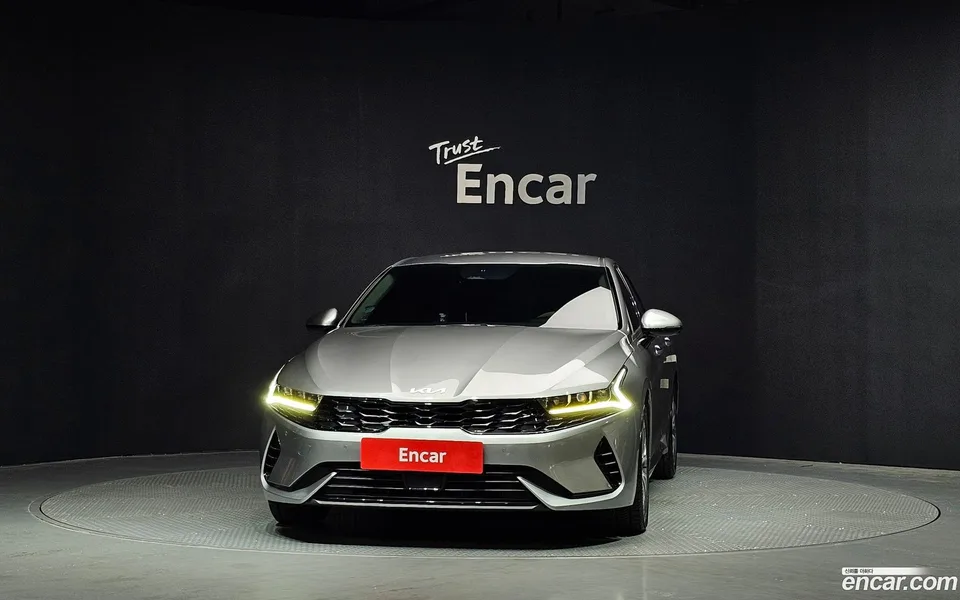 Kia K5 Hybrid 2023 — thumbnail 3