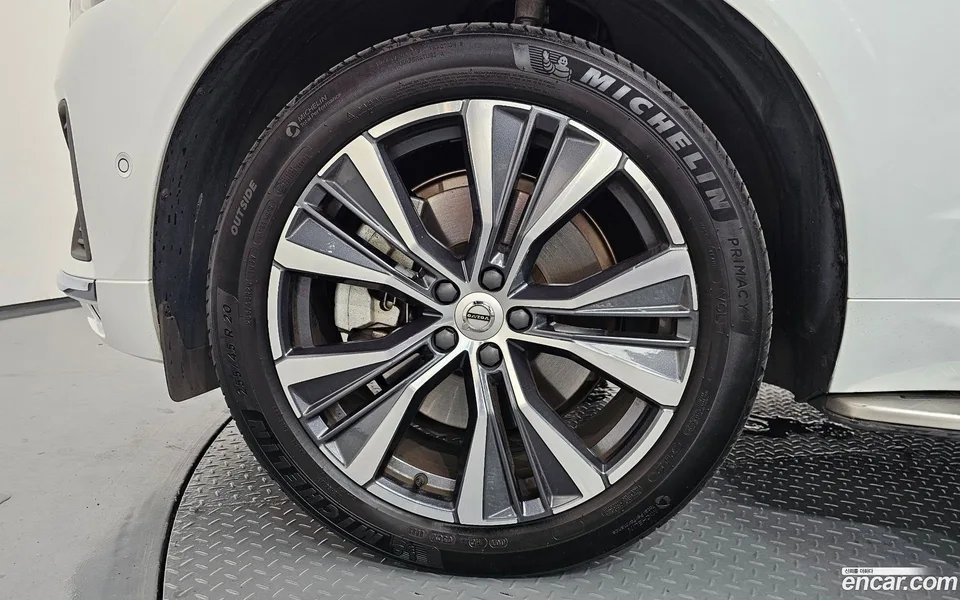 Volvo XC60 B6 2022 — thumbnail 2