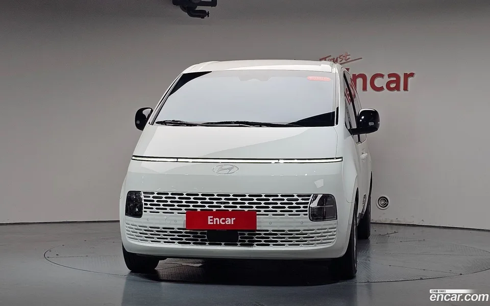 Hyundai Staria 5 2025 — thumbnail 3