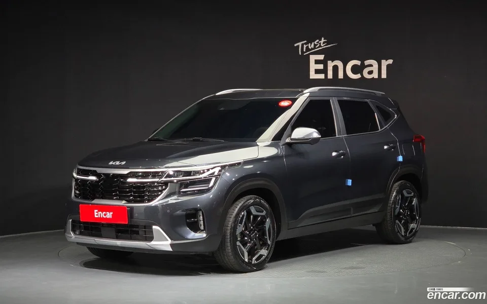 Kia Seltos 1.6 2WD 2022 — photo 1, buy with delivery to Moscow