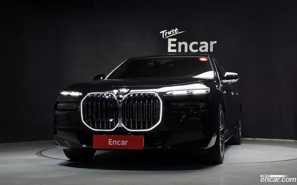 BMW 7 Series 740i xDrive M 2025 — thumbnail 3