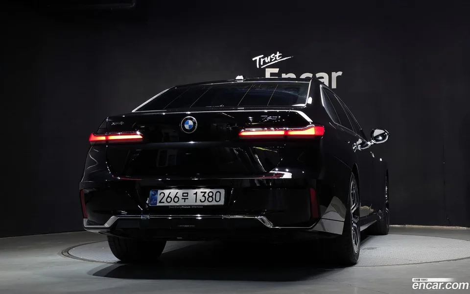 BMW 7 Series 740i xDrive M 2025 — thumbnail 4