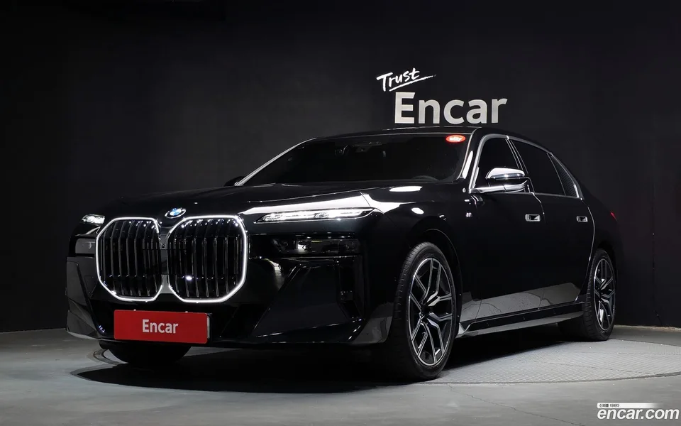 BMW 7 Series 740i xDrive M 2025 — photo 1, buy with delivery to Moscow