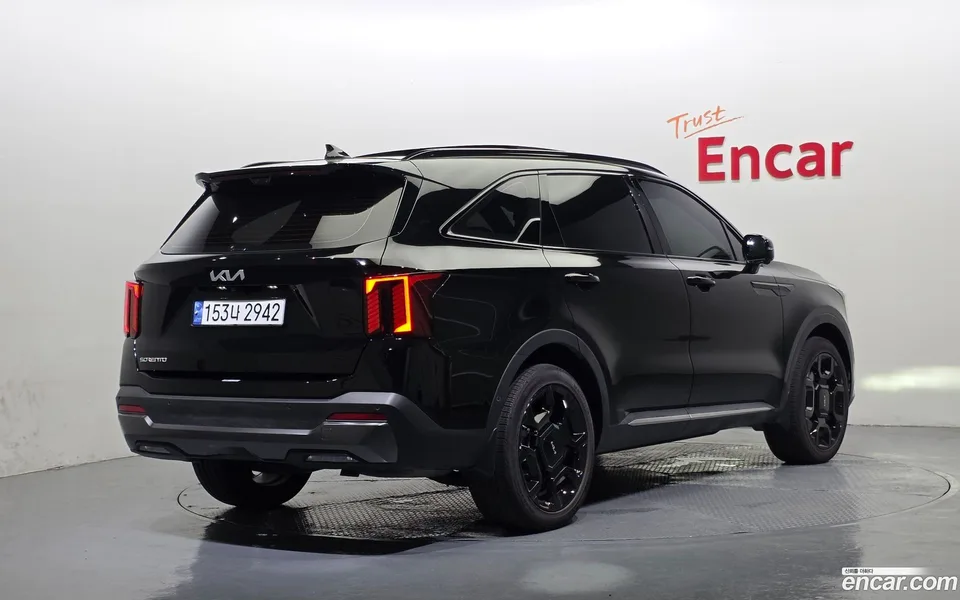 Kia Sorento 2.5T 2WD 2024 — фото 1, купить с доставкой в Москву