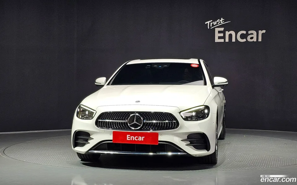 Mercedes-Benz E-Class E220d 4MATIC AMG Line 2023 — thumbnail 3